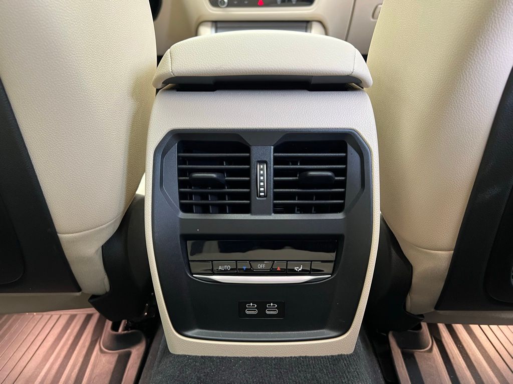 Thumbnail: 2023 BMW i4 - 9