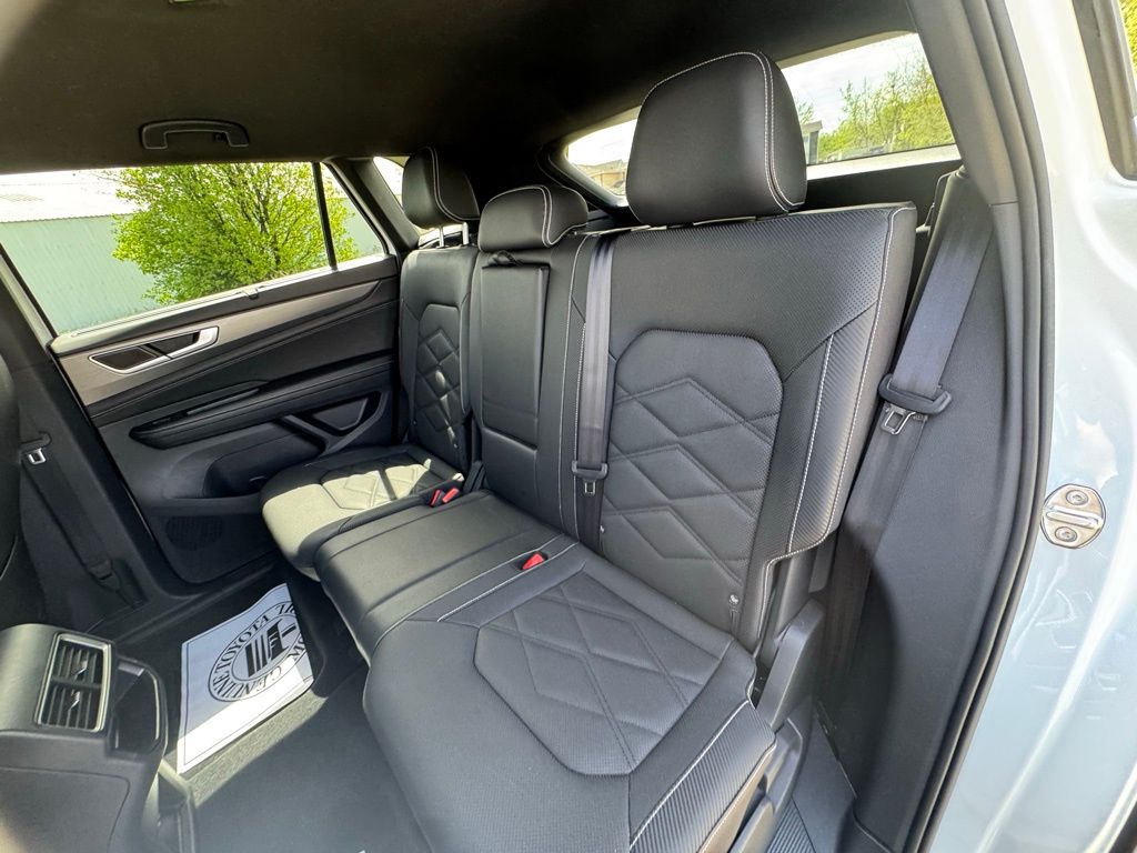 Used 2025 Volkswagen Atlas Cross Sport SUV