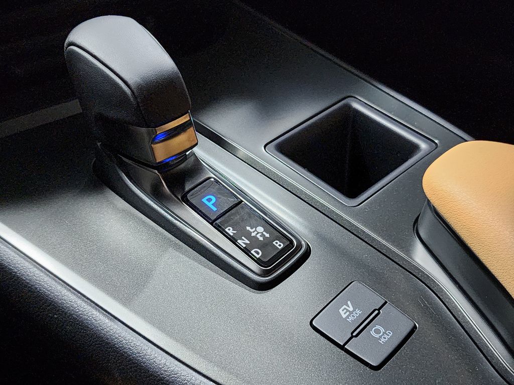 Thumbnail: 2026 Lexus UX - 25