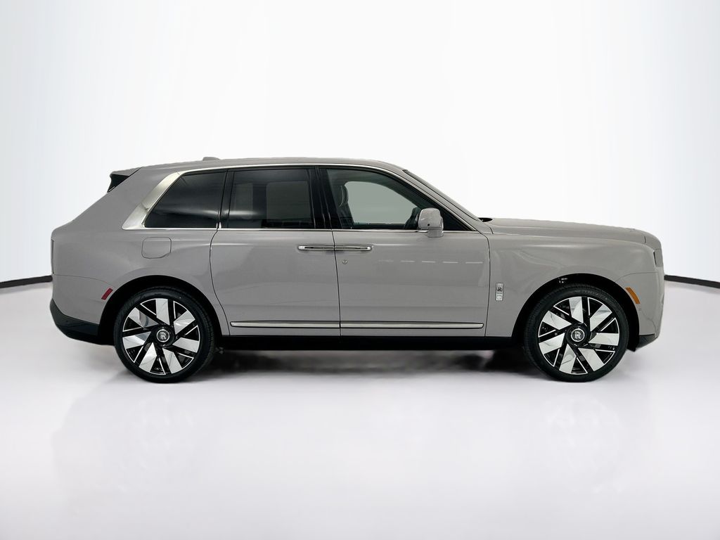 Thumbnail: 2027 Rolls-Royce Cullinan - 4