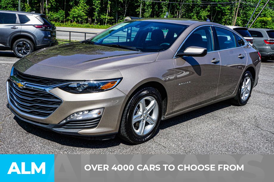 Used 2024 Gray Chevrolet LT image 3