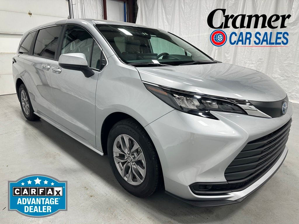 Celestial Silver Metallic 2025 Toyota Sienna Minivan Front-Wheel Drive Continuously Variable Transmission