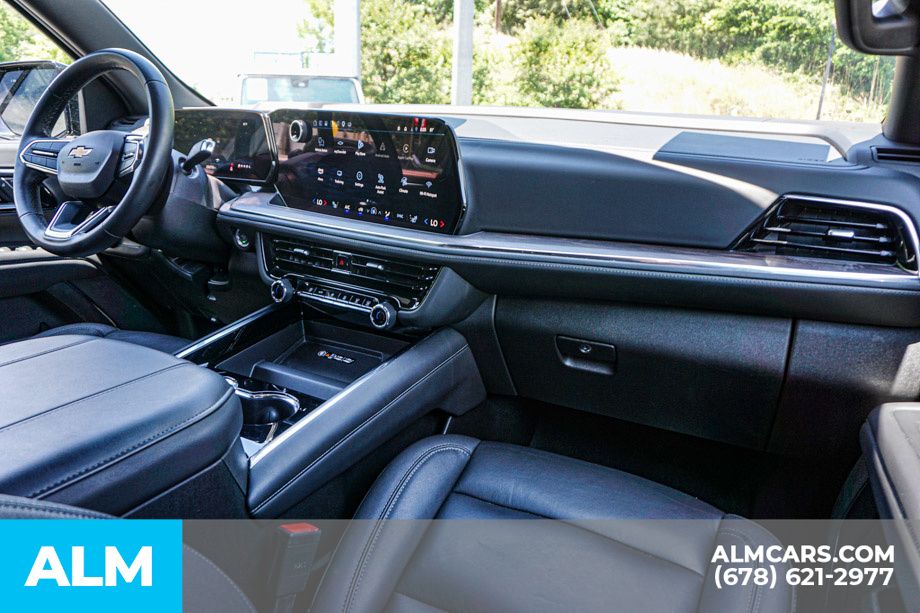 Used 2025 Black Chevrolet LT image 27