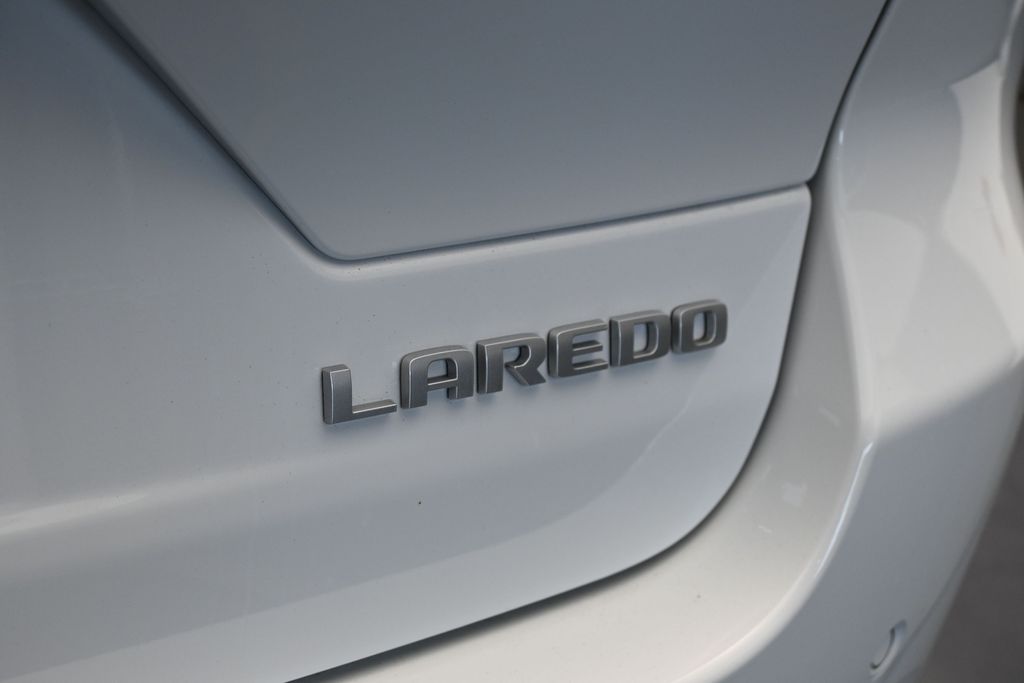 Used 2025 Bright White Clearcoat Jeep Laredo X image 30