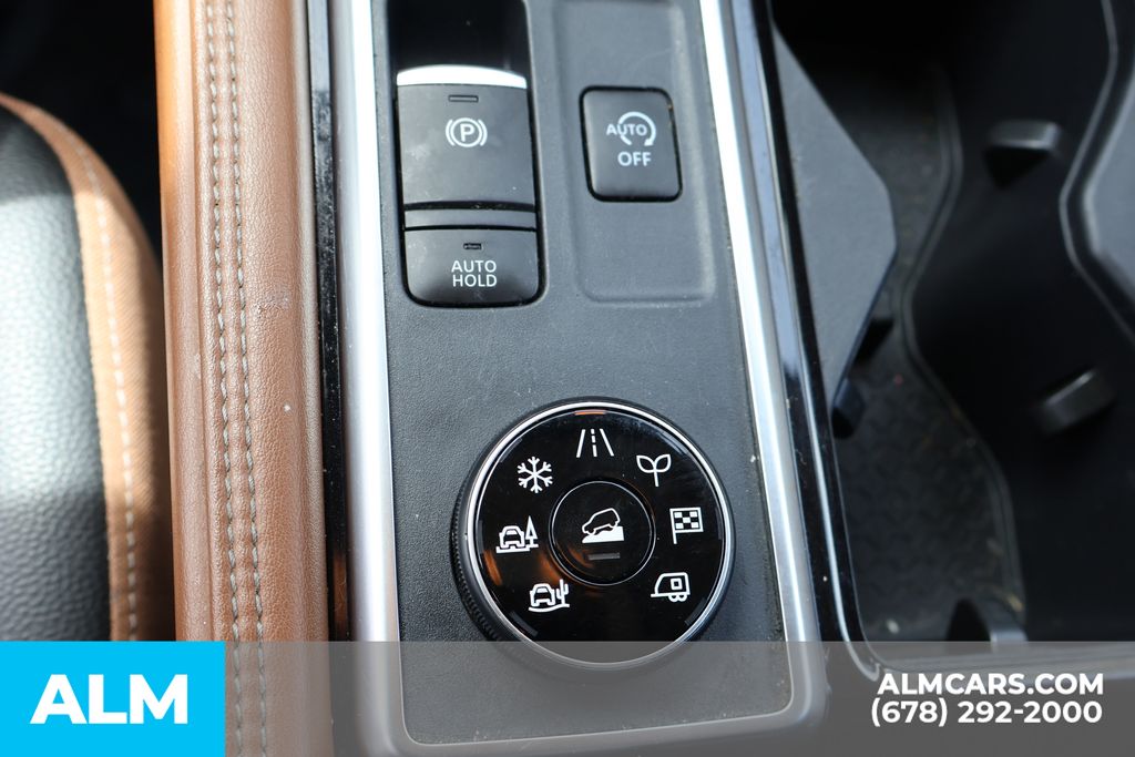Used 2023 Beige Nissan Platinum image 33