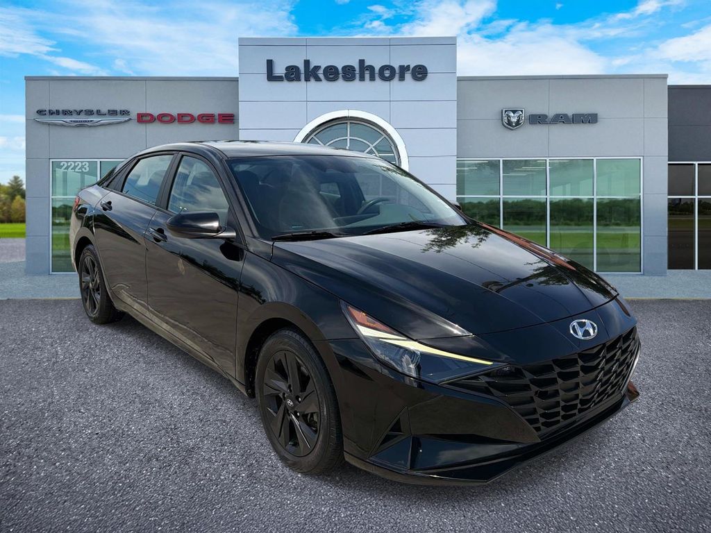 2023 Hyundai Elantra SEL FWD