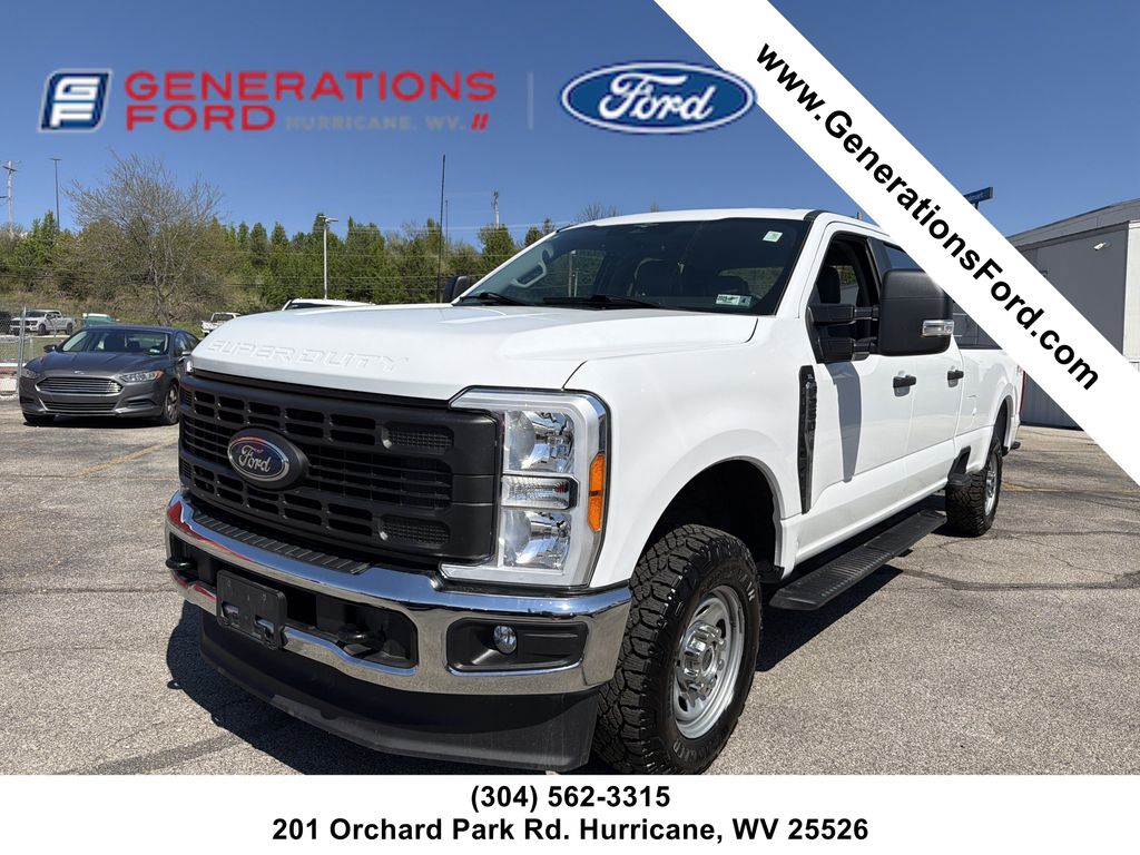 Oxford White 2023 Ford F-250 Super Duty XL Crew Cab 4WD Pickup Truck Four-Wheel Drive Automatic