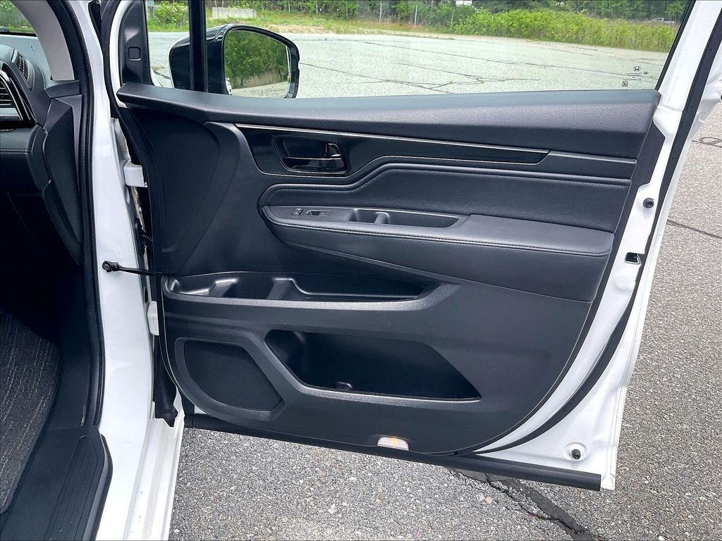 2025 Honda Odyssey — photo 12