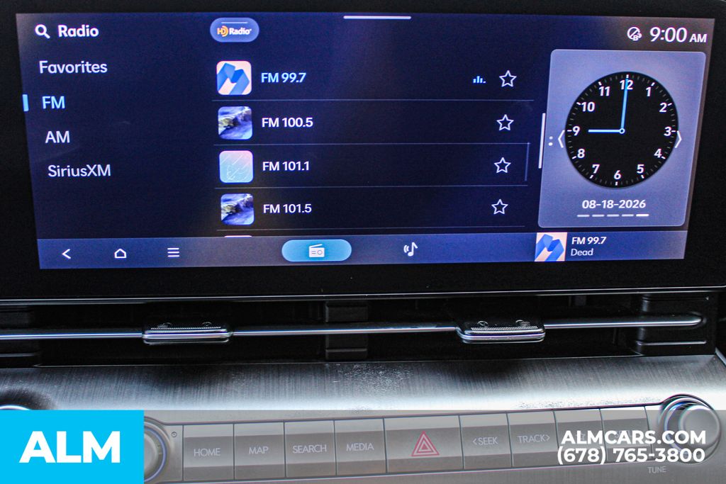 Used 2025 White Hyundai SEL image 34