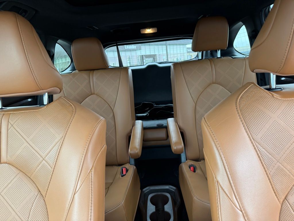 Thumbnail: 2021 Toyota Highlander - 20