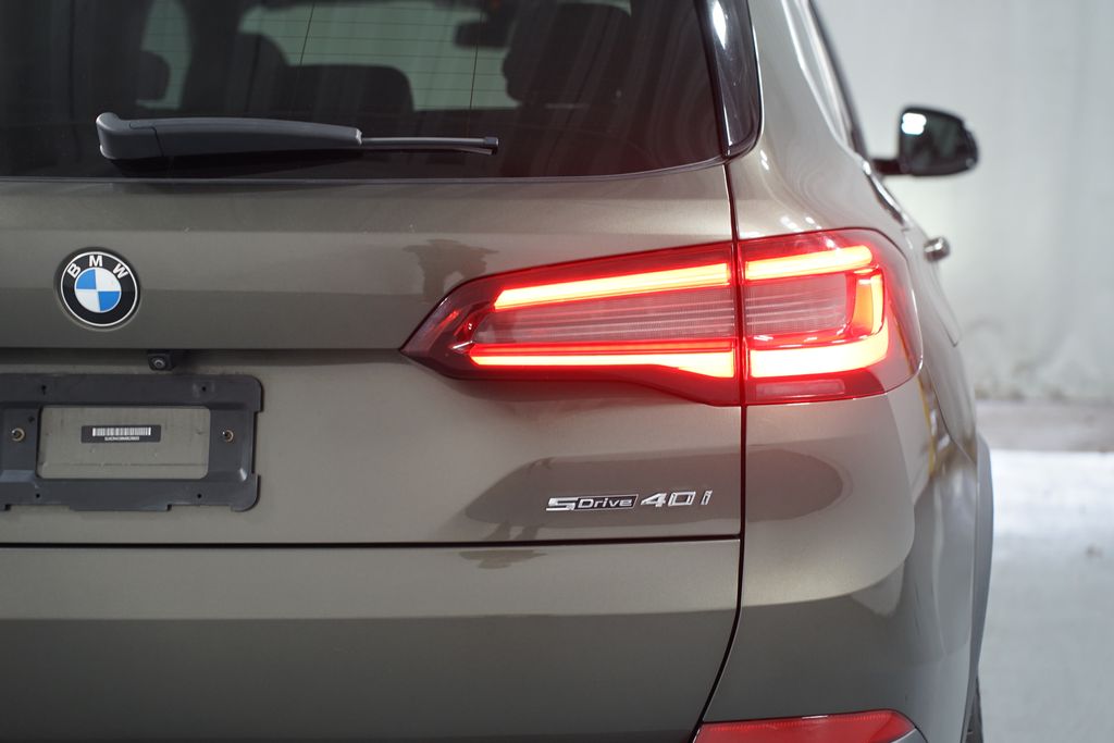 Thumbnail: 2021 BMW X5 - 10