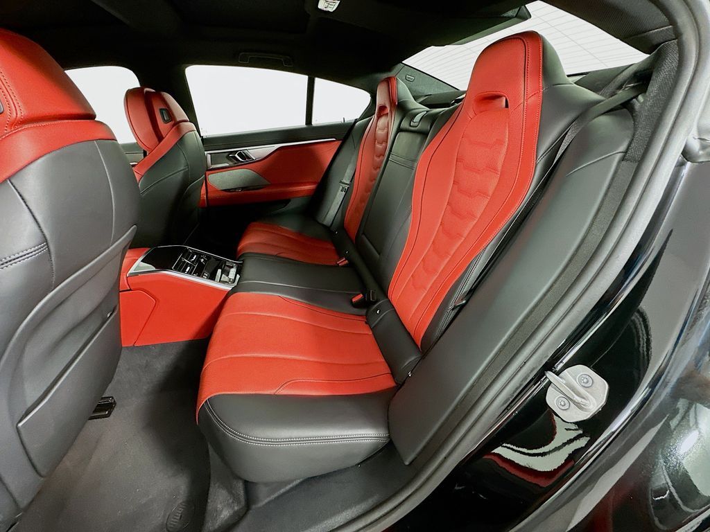 Thumbnail: 2025 BMW 8 Series - 25