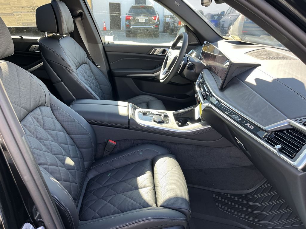 Thumbnail: 2026 BMW X5 - 26