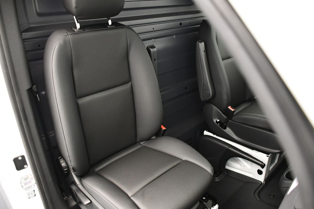 Thumbnail: 2025 Mercedes-Benz Sprinter - 30