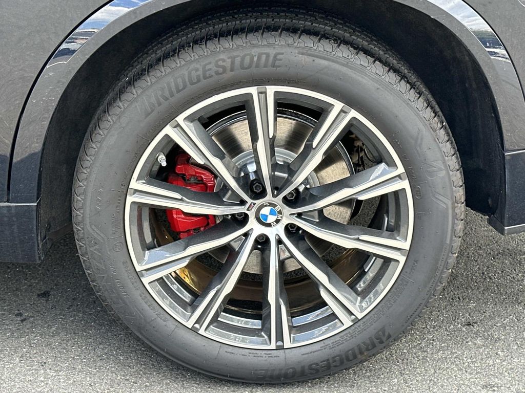 Thumbnail: 2022 BMW X5 - 16