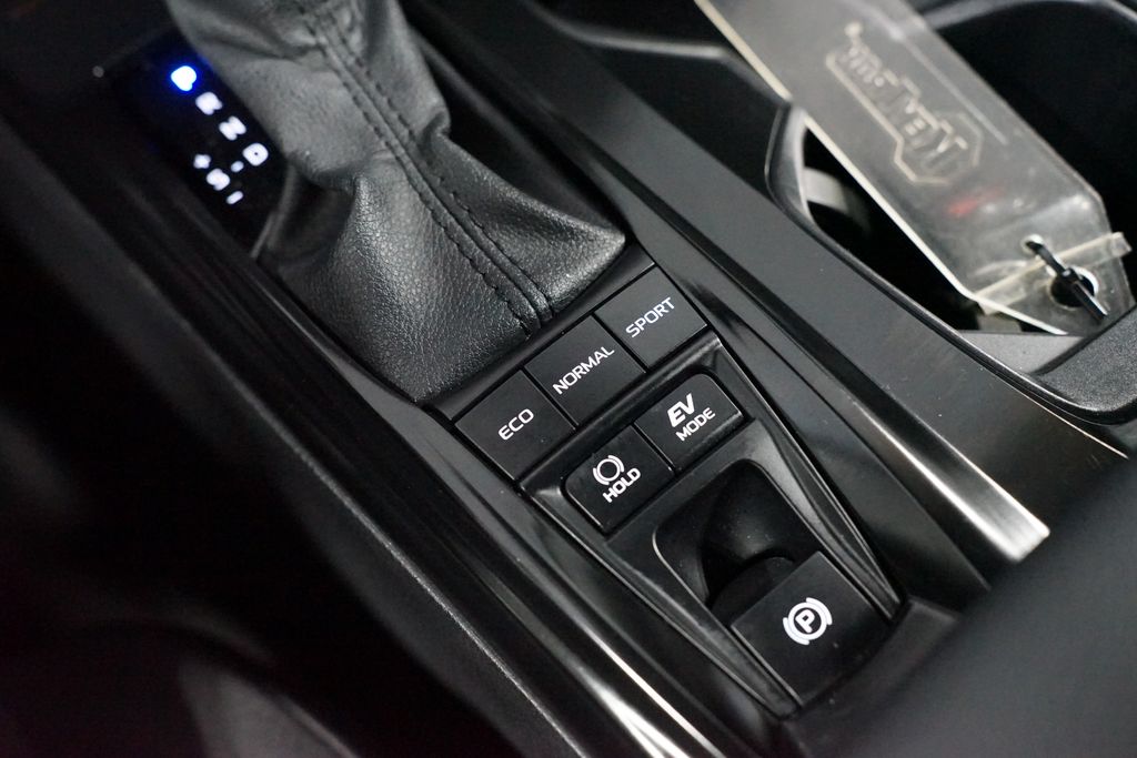 Thumbnail: 2025 Toyota Camry - 22