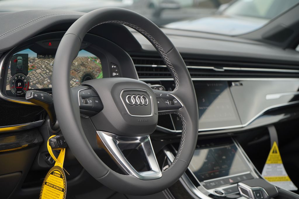 2025 Audi Q7  8