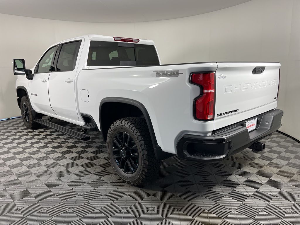 Thumbnail: 2025 Chevrolet Silverado 2500 - 3