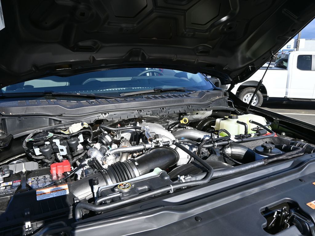 2025 Ford F-350 Super Duty LARIAT