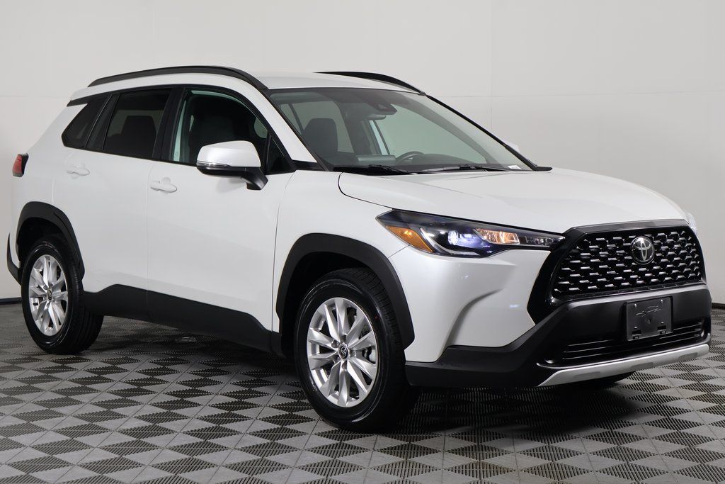Thumbnail: 2022 Toyota Corolla Cross - 3