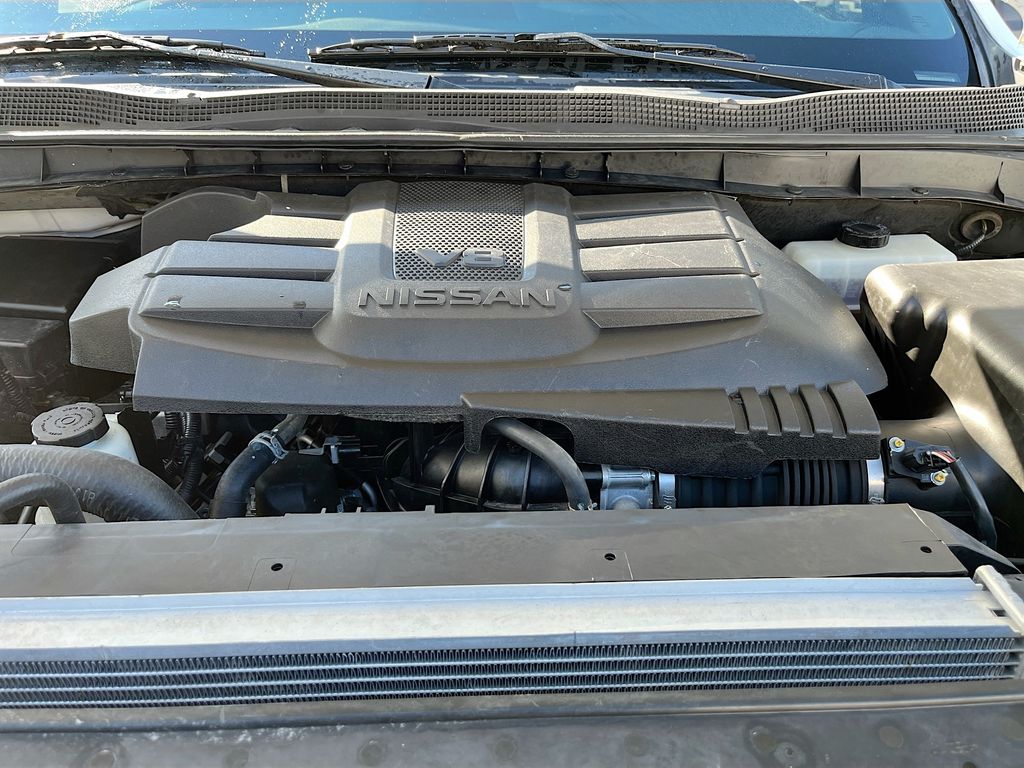 Used 2022 White Nissan PRO-4X image 31