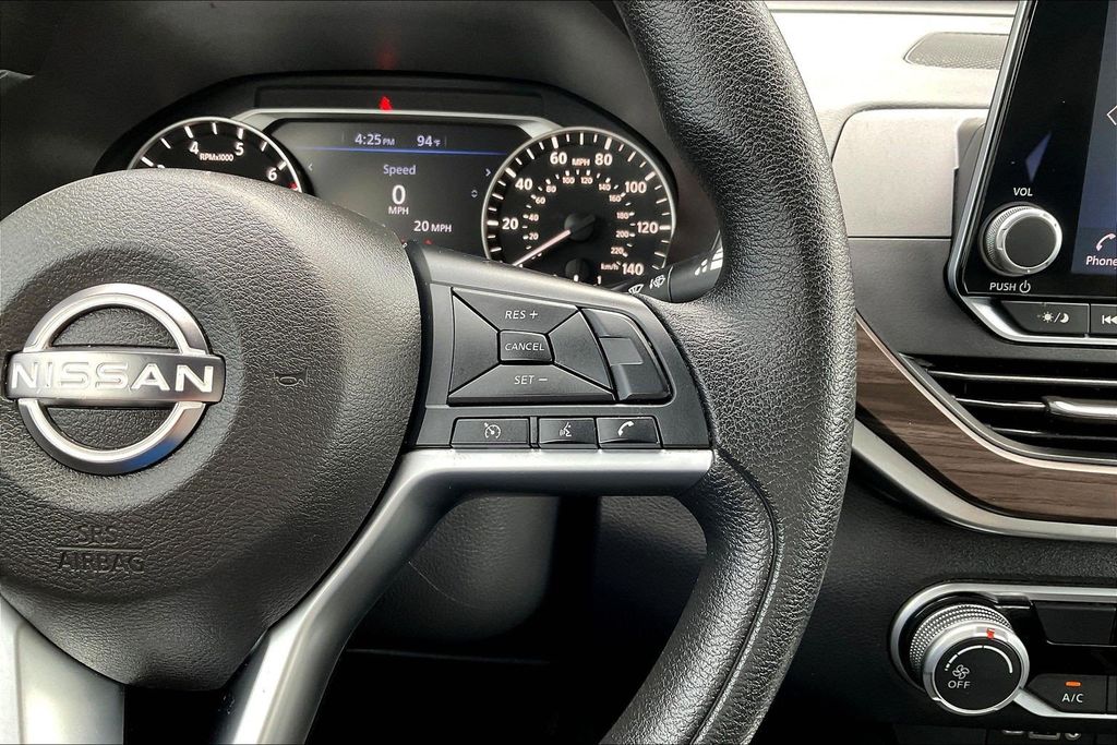 Used 2024 Nissan Altima Sedan