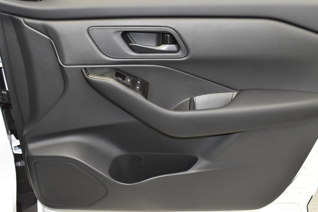 2025 Nissan Rogue S 21