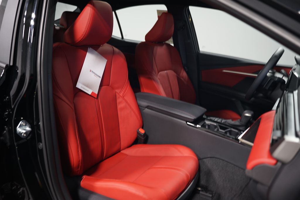 2025 Toyota Camry XSE 29