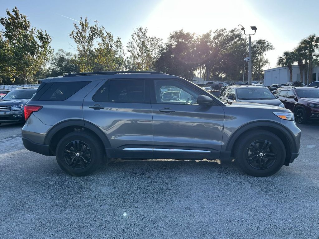 2021 Ford Explorer XLT 4