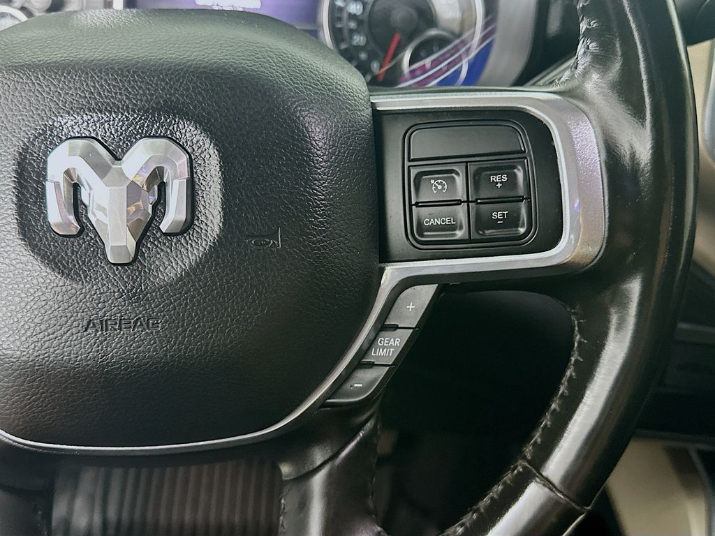 Used 2022 Black Ram Laramie image 27