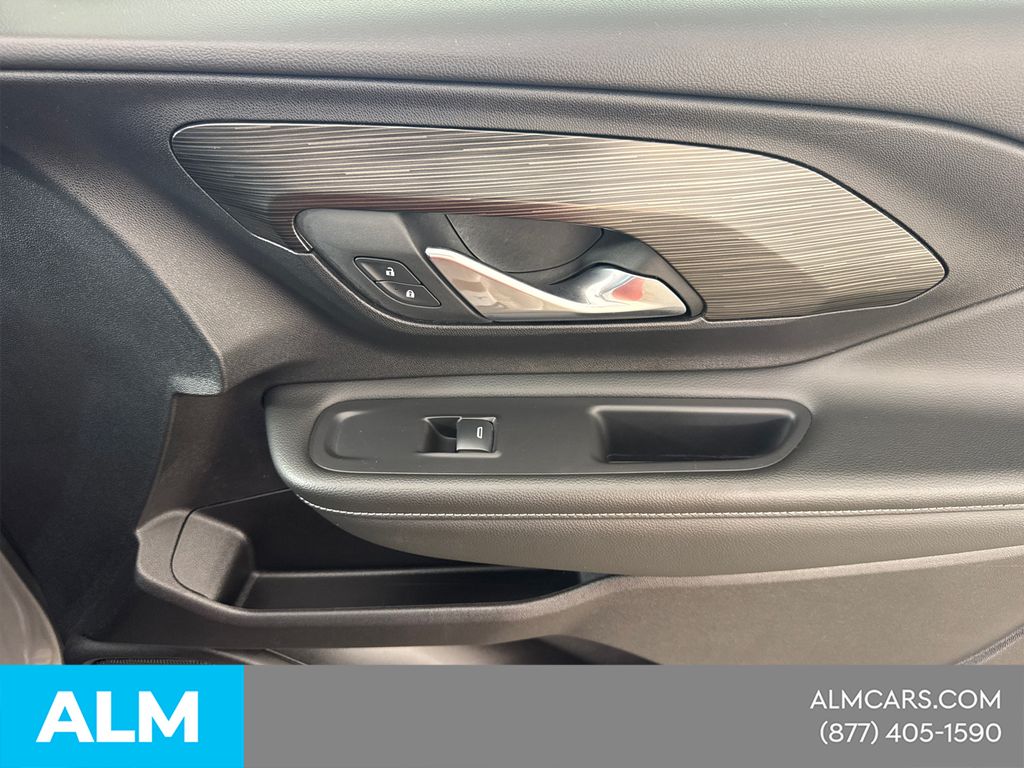 Used 2024 Silver GMC SLE image 17