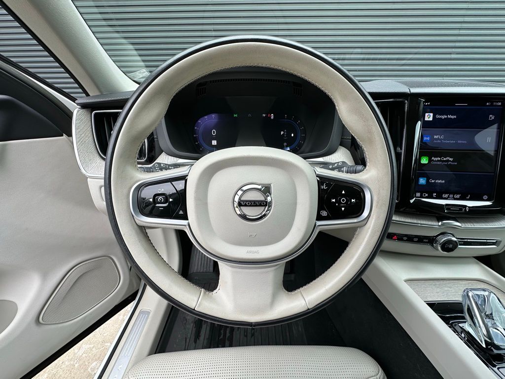 Thumbnail: 2023 Volvo XC60 - 16