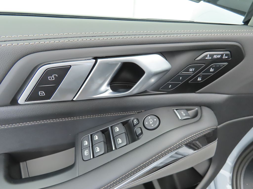 Thumbnail: 2026 BMW X7 - 23