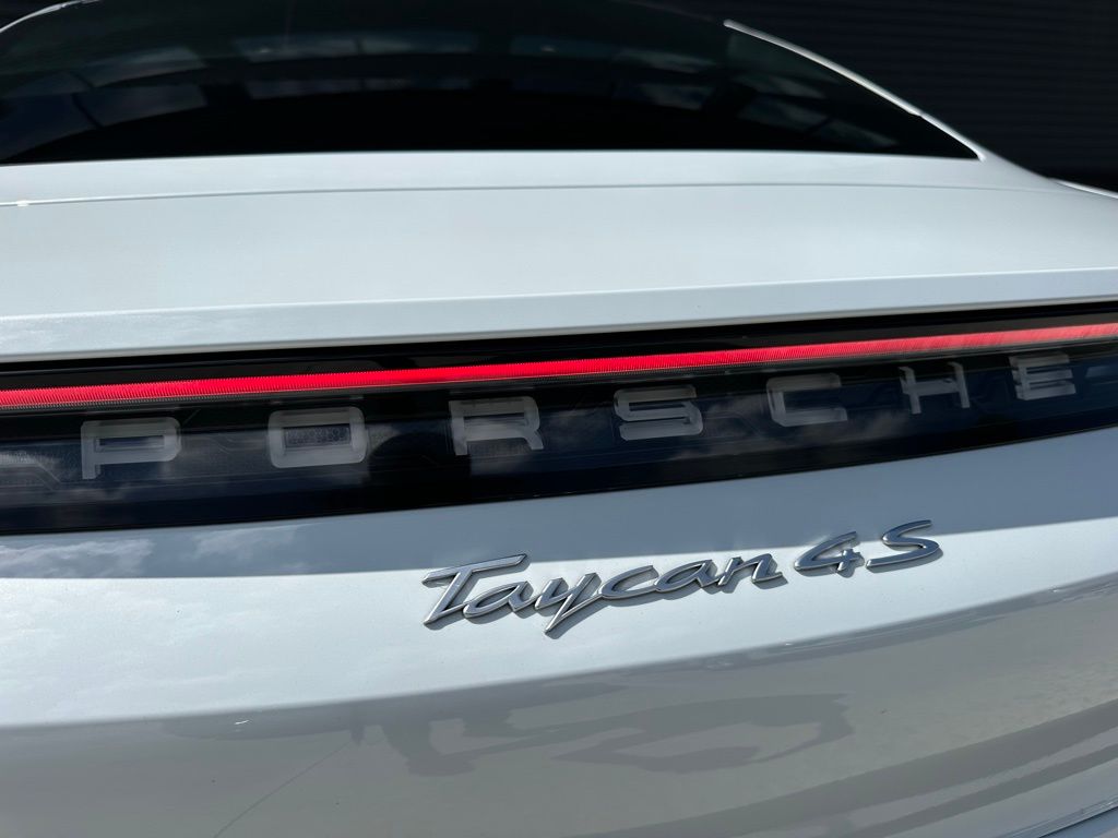 2020 Porsche Taycan 4S 12
