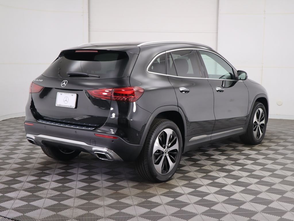 Thumbnail: 2026 Mercedes-Benz GLA - 5