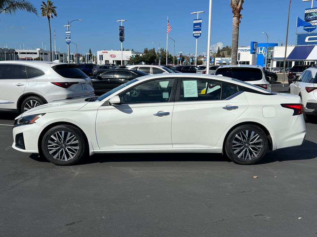 Thumbnail: 2023 Nissan Altima - 7