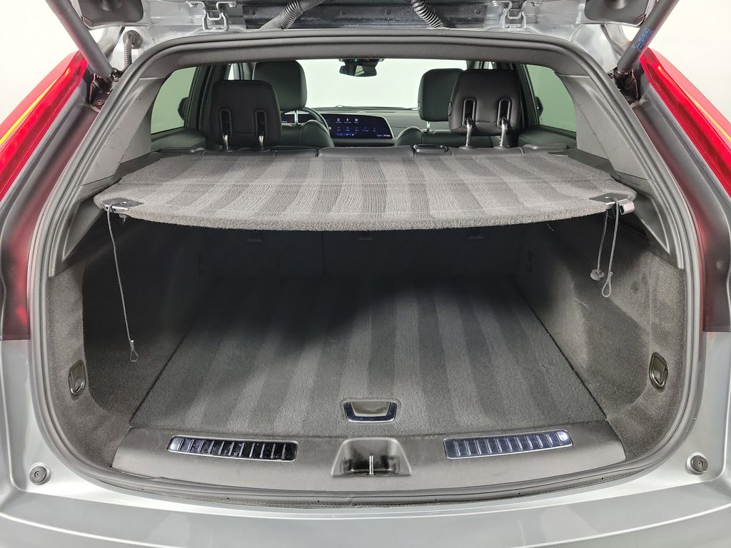 2025 Cadillac XT4 Premium Luxury - 7