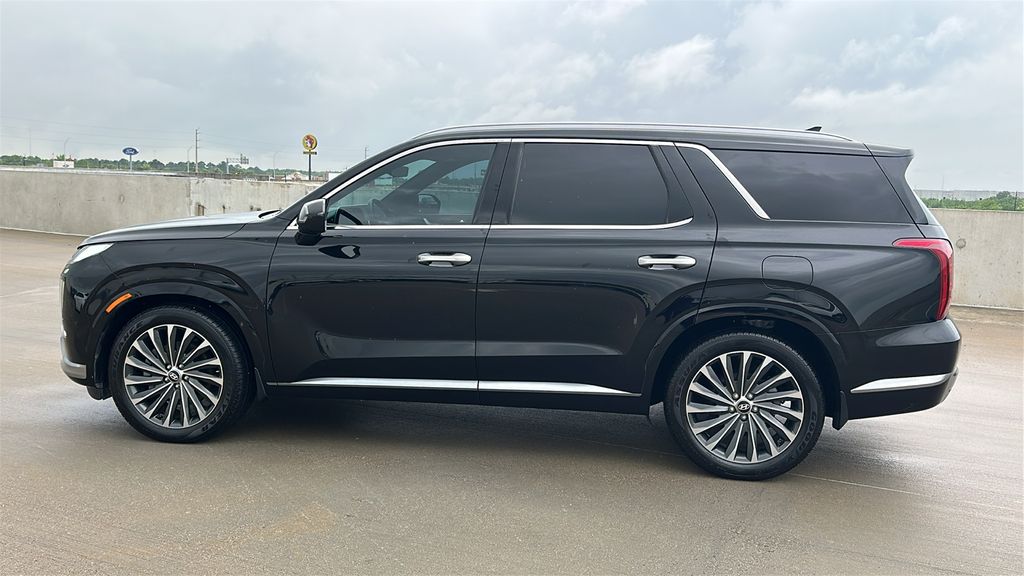 2023 Hyundai Palisade Calligraphy Black at Gullo Toyota