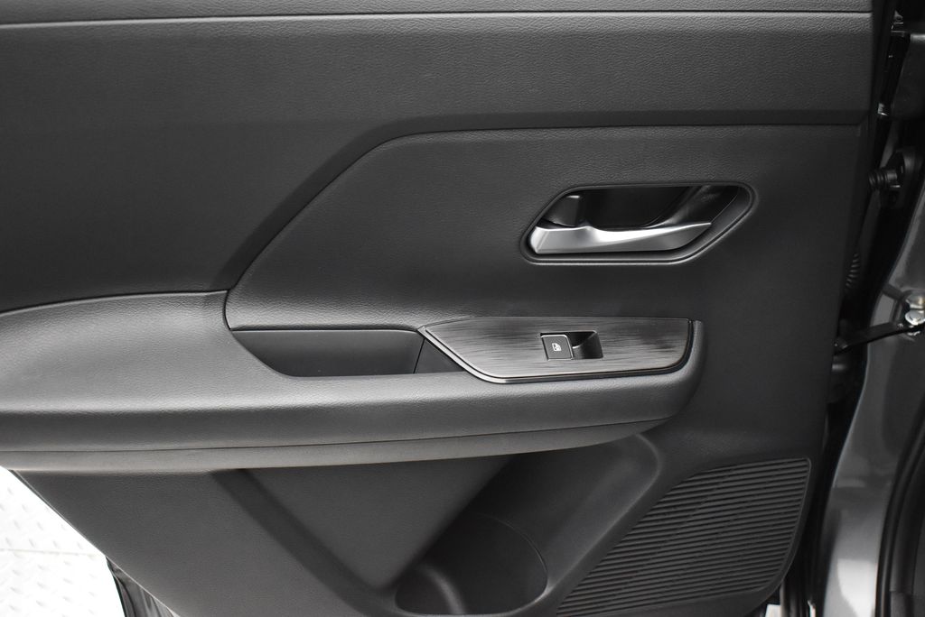 Thumbnail: 2026 Nissan Kicks - 31