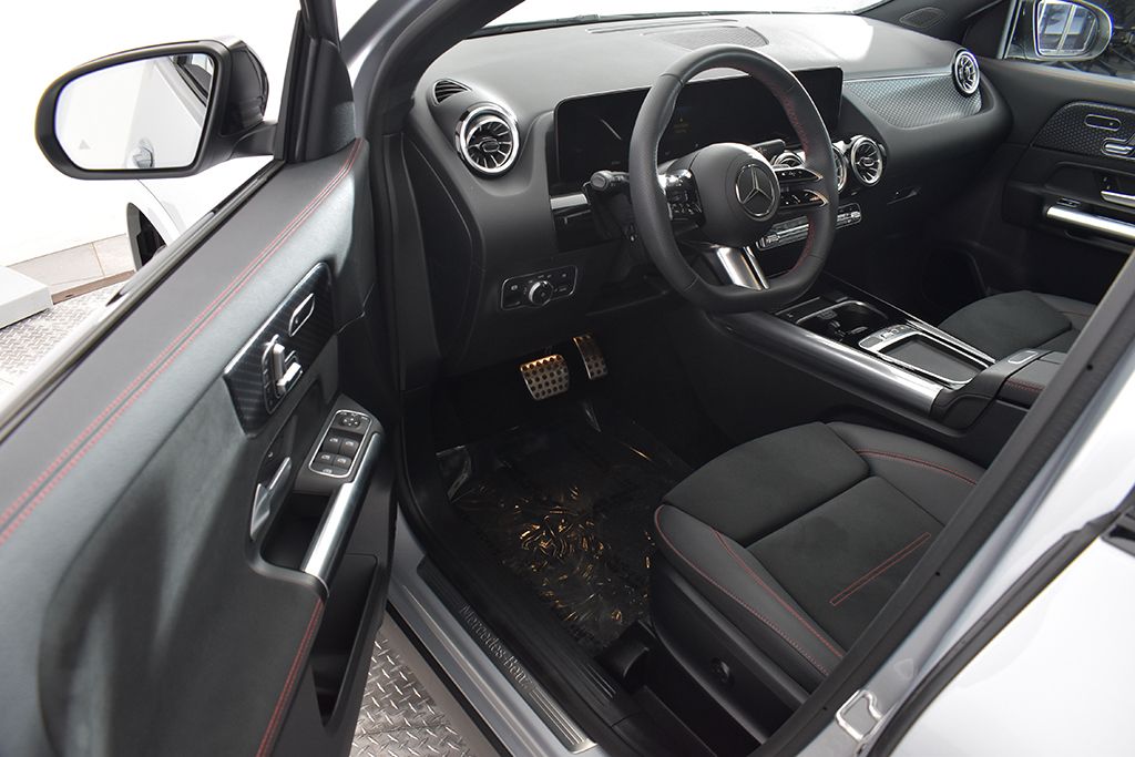 Thumbnail: 2026 Mercedes-Benz GLA - 14