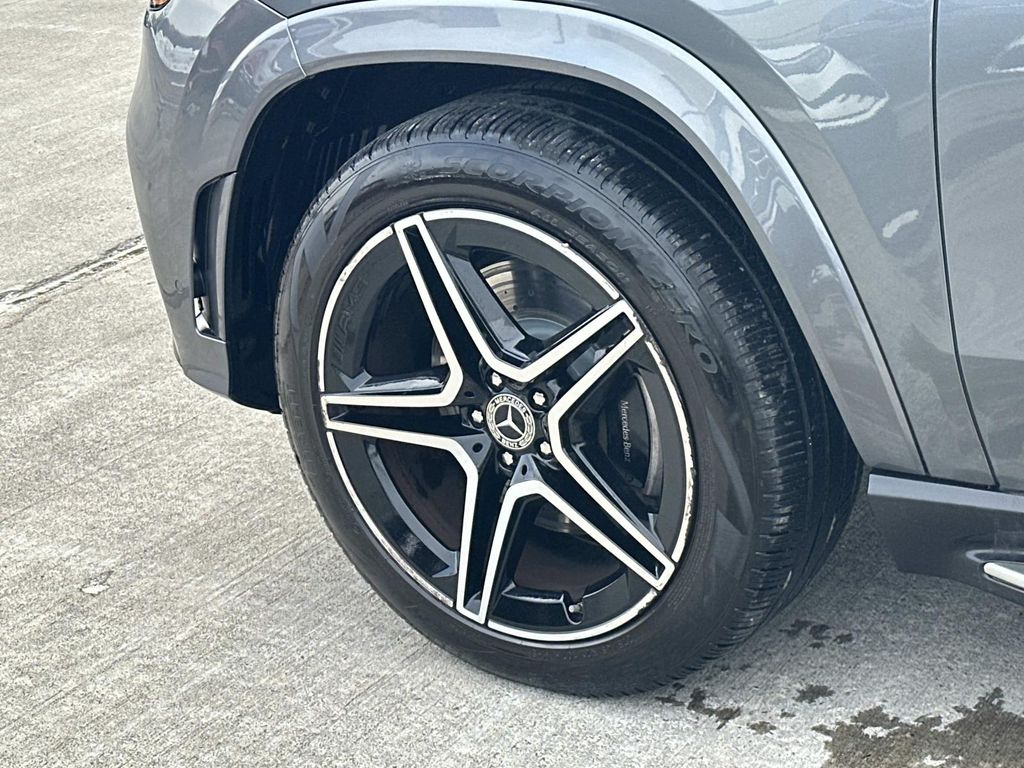 Thumbnail: 2022 Mercedes-Benz GLS - 15