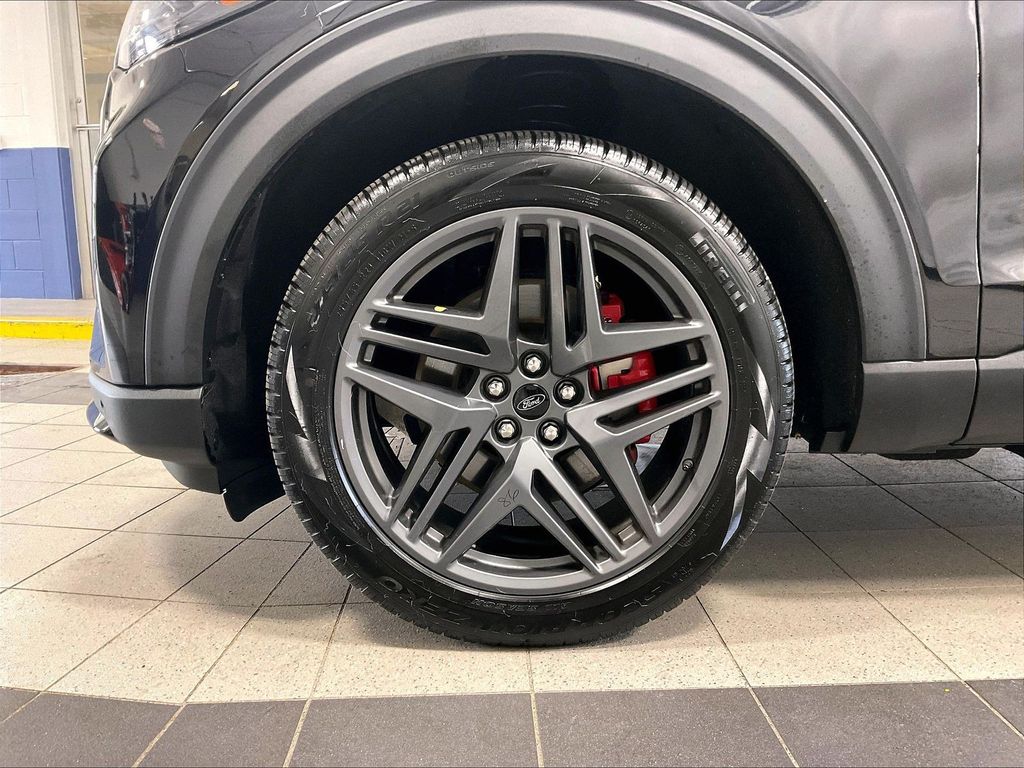2025 Ford Explorer — photo 7
