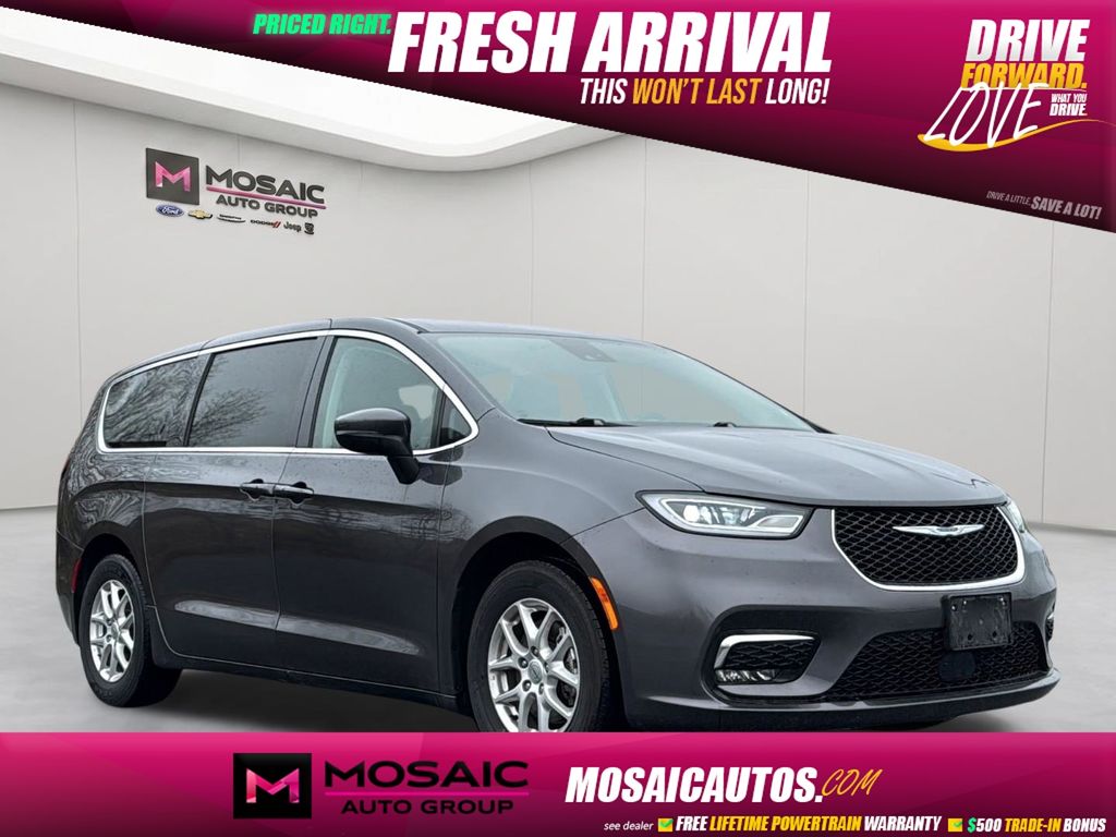 Used 2023 Chrysler Pacifica Touring L Vans