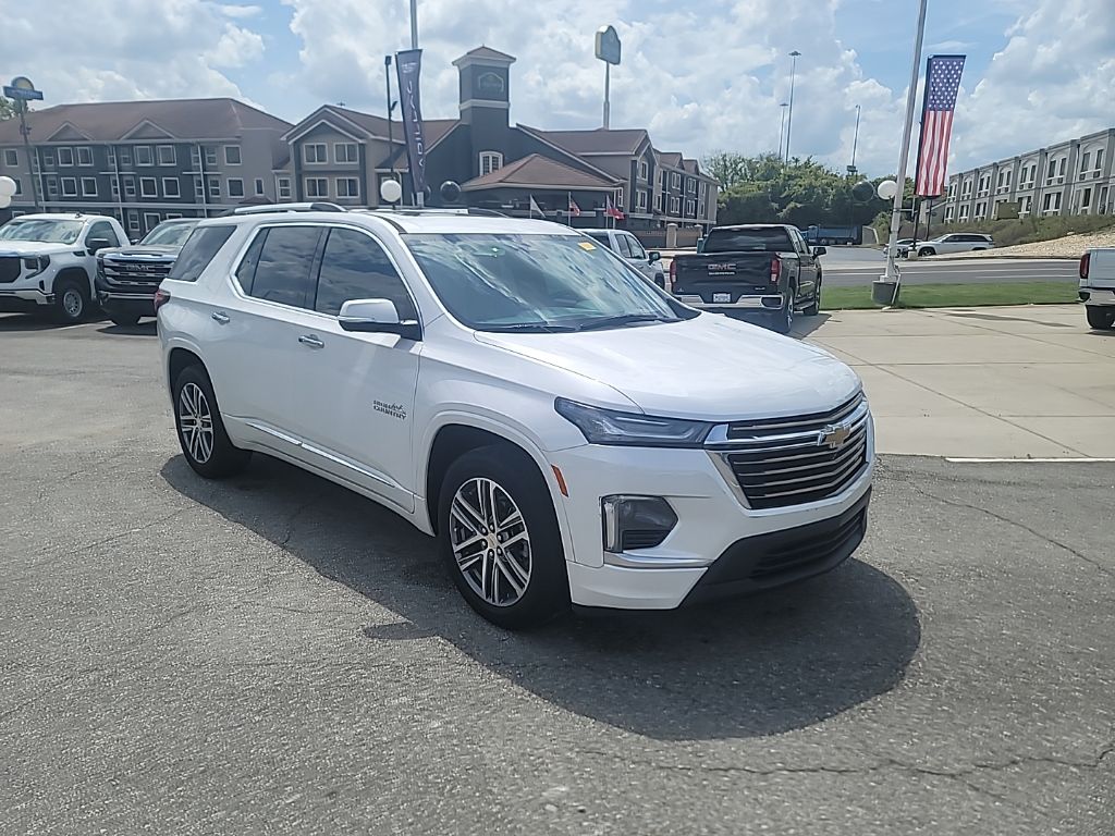 White (Iridescent Pearl Tricoat) 2022 Chevrolet Traverse High Country FWD SUV / Crossover Front-Wheel Drive 9-Speed Automatic