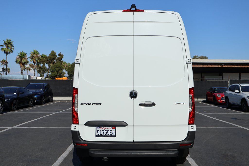 Thumbnail: 2025 Mercedes-Benz Sprinter - 5