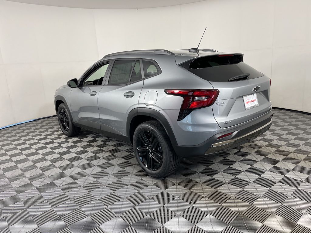 Thumbnail: 2025 Chevrolet Trax - 3