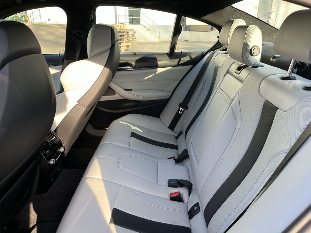 Thumbnail: 2021 BMW M5 - 22