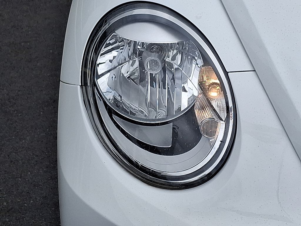 2017 Volkswagen Beetle S 30