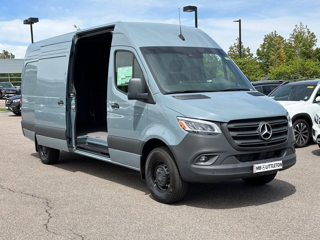 2024 Mercedes-Benz Sprinter 2500 Cargo 170 WB 24