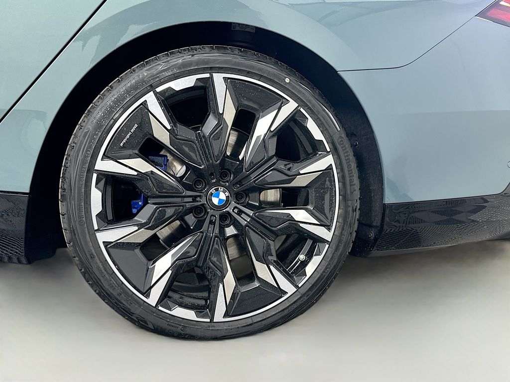 2025 BMW i5 eDrive40 23